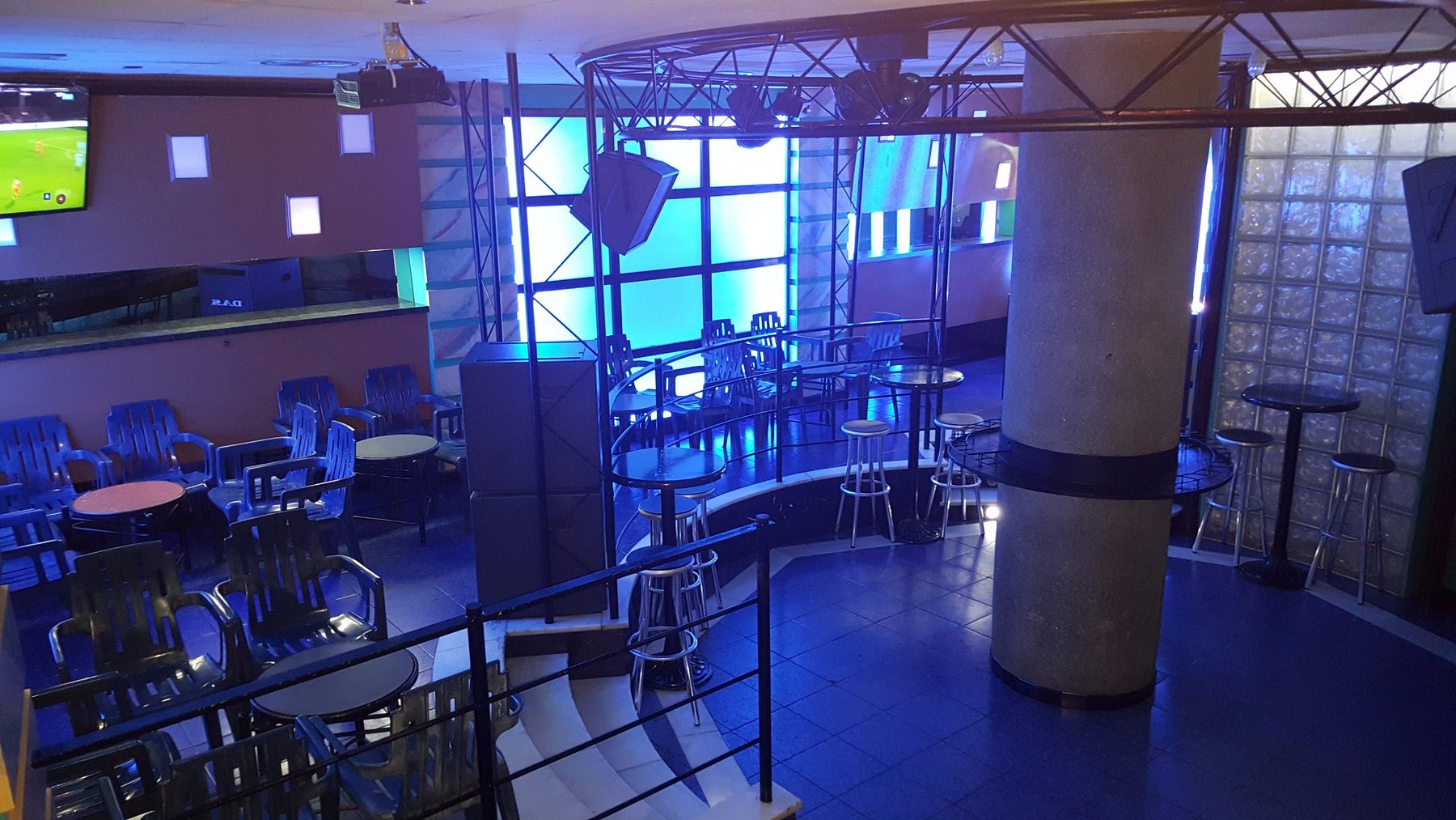 Área Pub Café & Copas